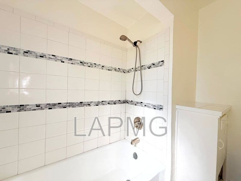 Los Angeles House: 3919 W. 8th Street