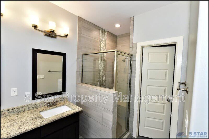 El Paso House: 14972 Louis Baudoin !!