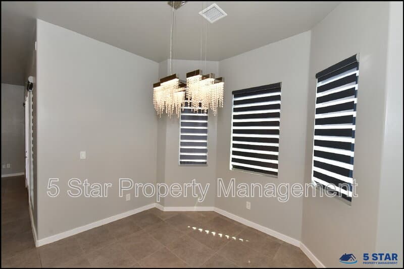 El Paso House: 2412 Tierra Lejana Pl