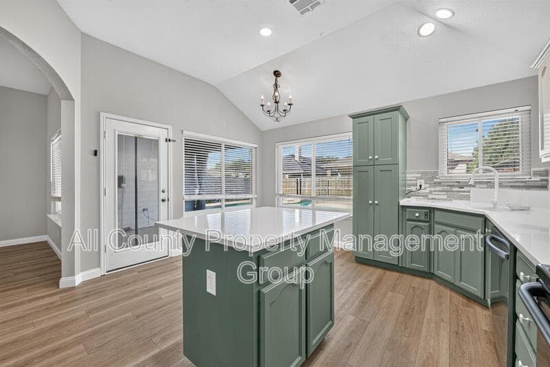 Fort Worth House: 8205 Mule Deer Run