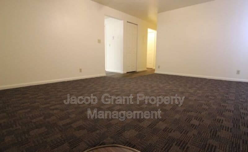 Pocatello House: 1380 E Poplar