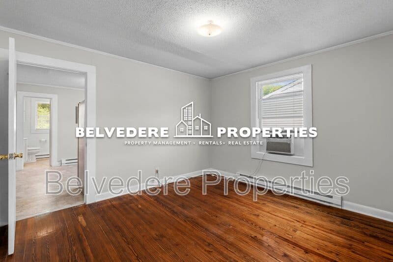 High Point Condo: 114 Charles Ave