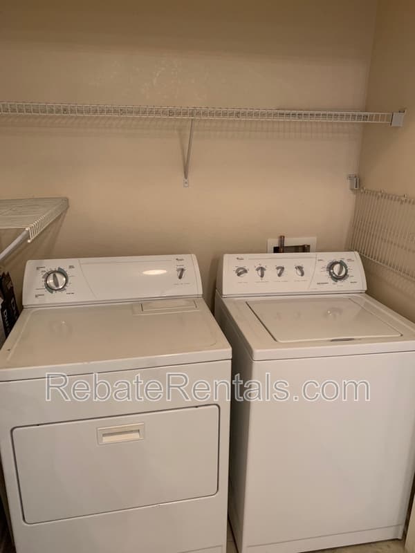 Jacksonville Condo: 8290 Gate Parkway W