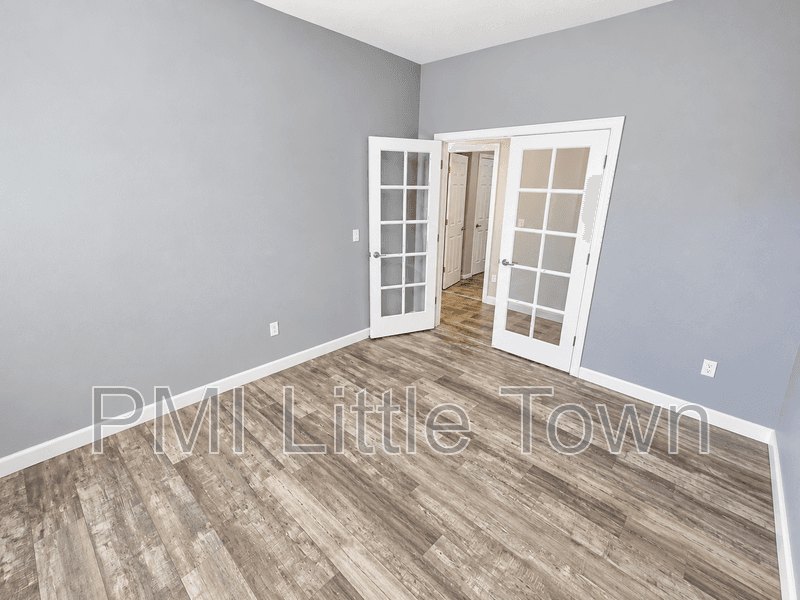 Aurora House: 24646 East Florida Avenue