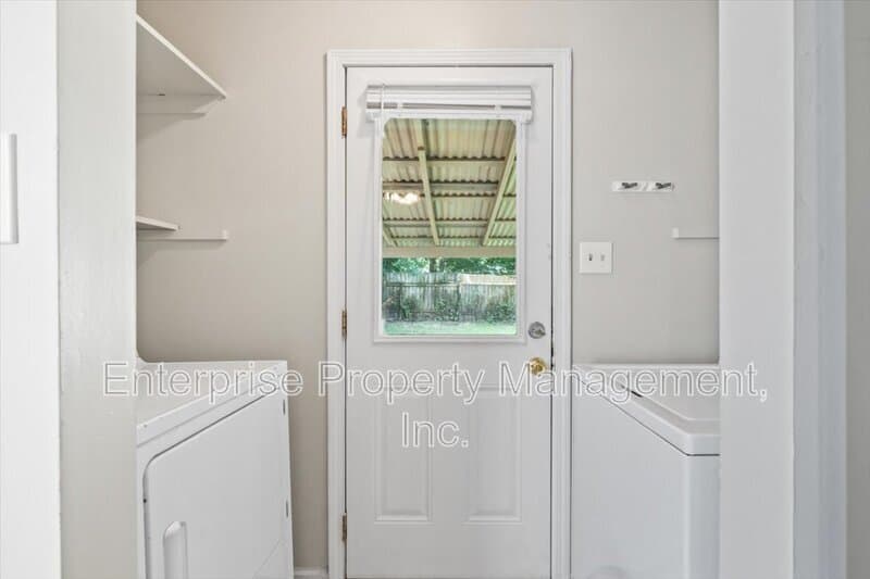 Memphis House: 7103 Tagen Dr