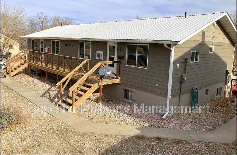 Edgemont House: 701 5th Street