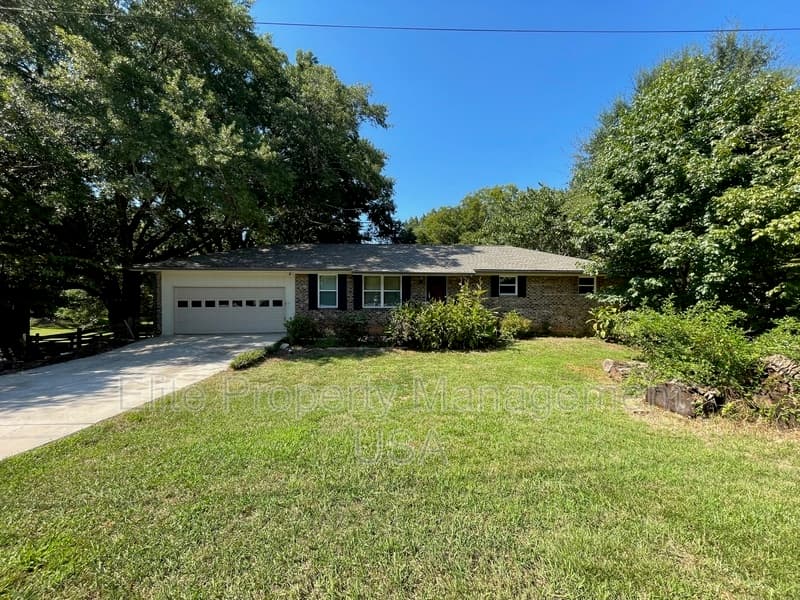 Gainesville House: 3742 Mountain View Road