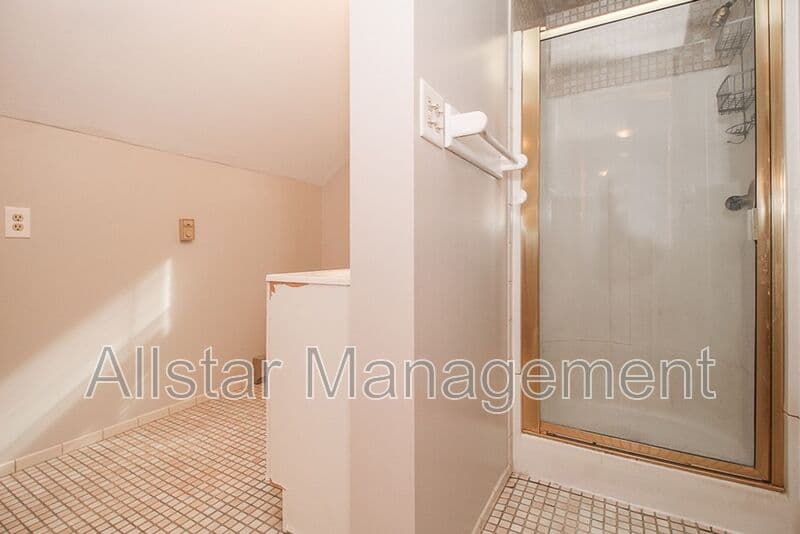 South Euclid House: 4055 Colony Rd