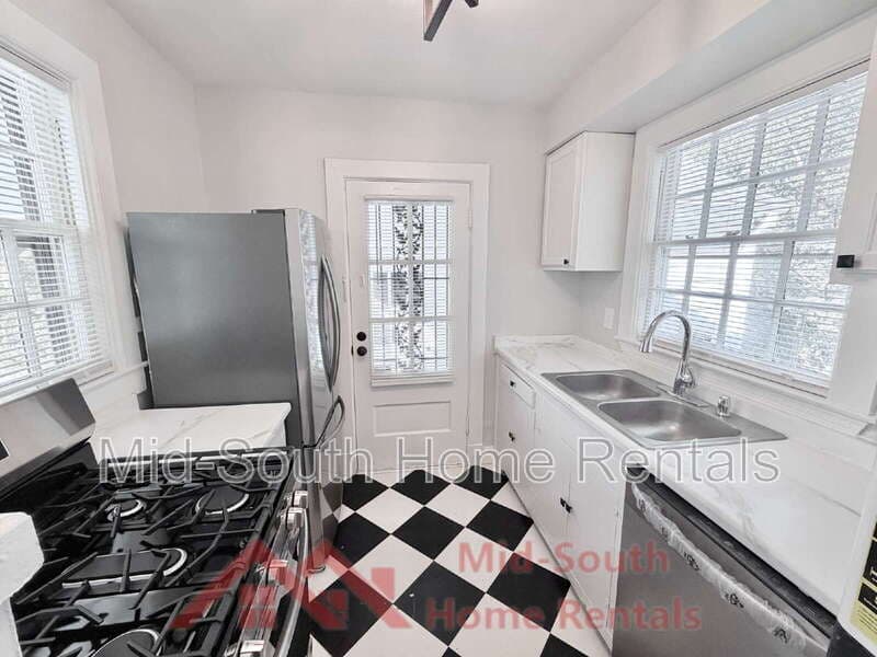 Memphis House: 594 South Graham Street