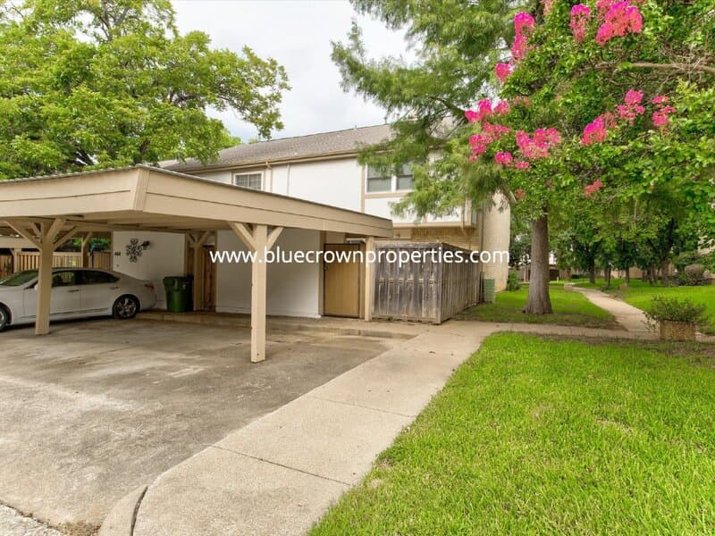 Arlington House: 462 Westview Terrace
