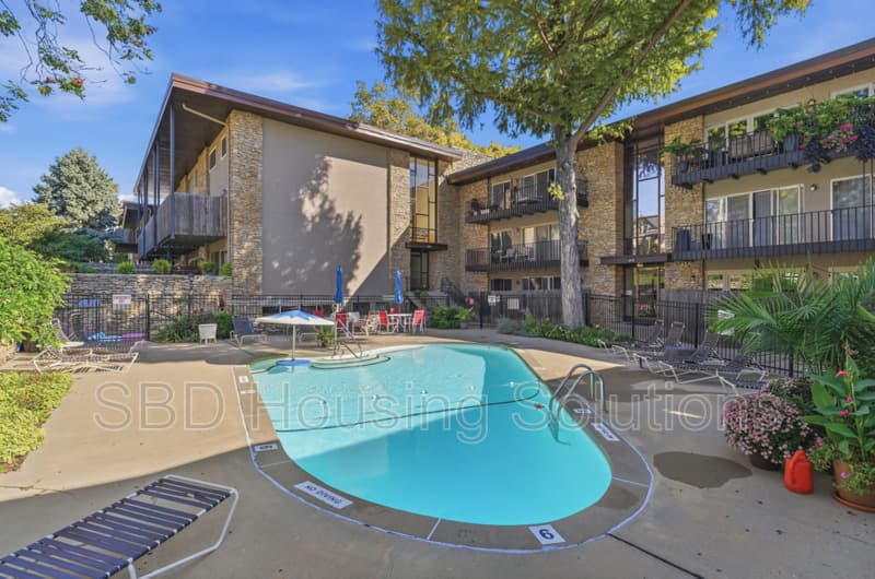 Kansas City Condo: 4519 Headwood Dr
