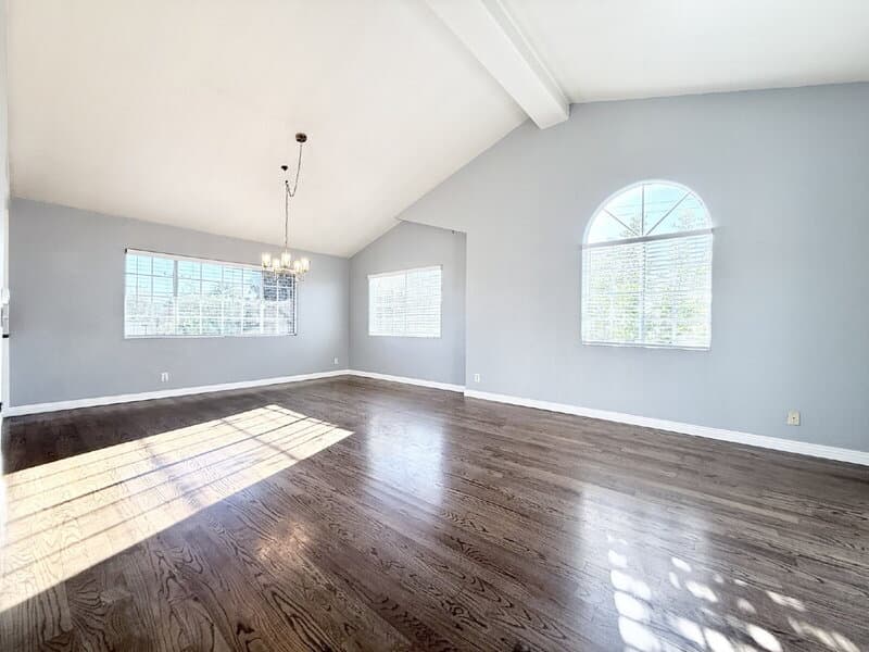Inglewood Condo: 741 Venice Way