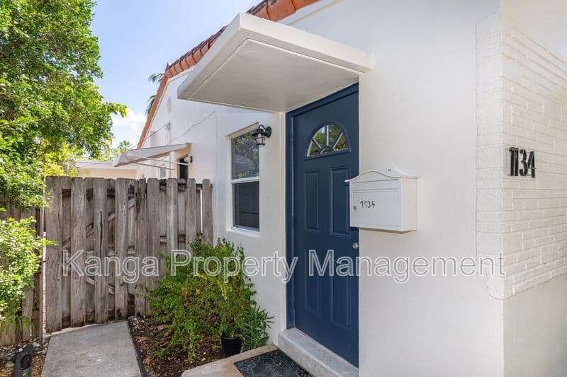 Fort Lauderdale House: 1134 Ne 16 Terrace