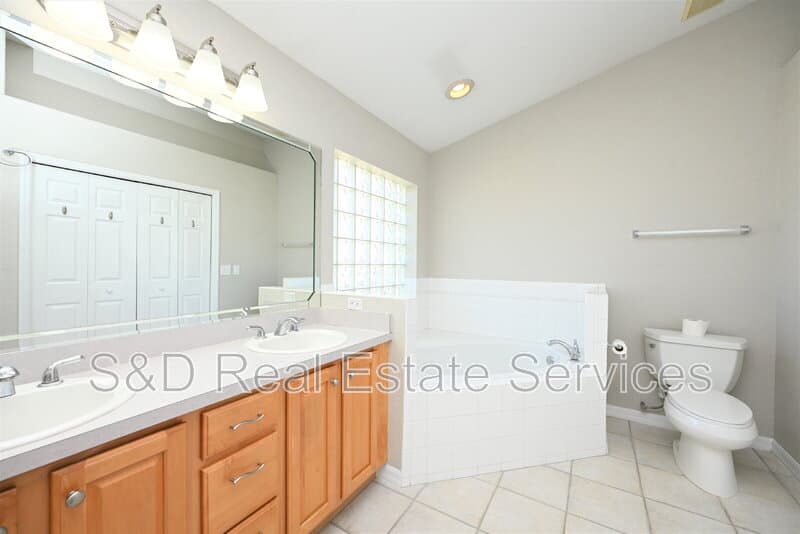 Lakeland House: 3518 Remington Oaks Way
