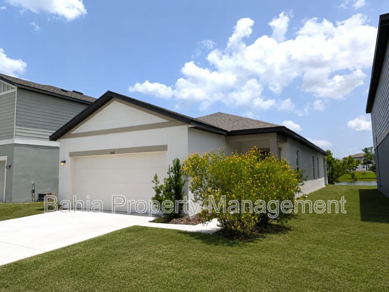 Zephyrhills House: 35491 Shade Fern Ln