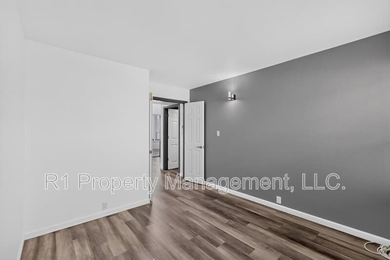 Rio Rancho House: 233 Nicklaus Drive Southeast