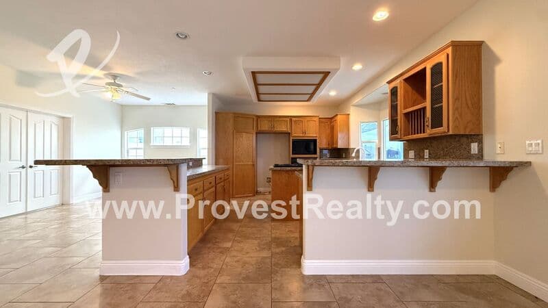 Victorville House: 18064 Mariner Dr