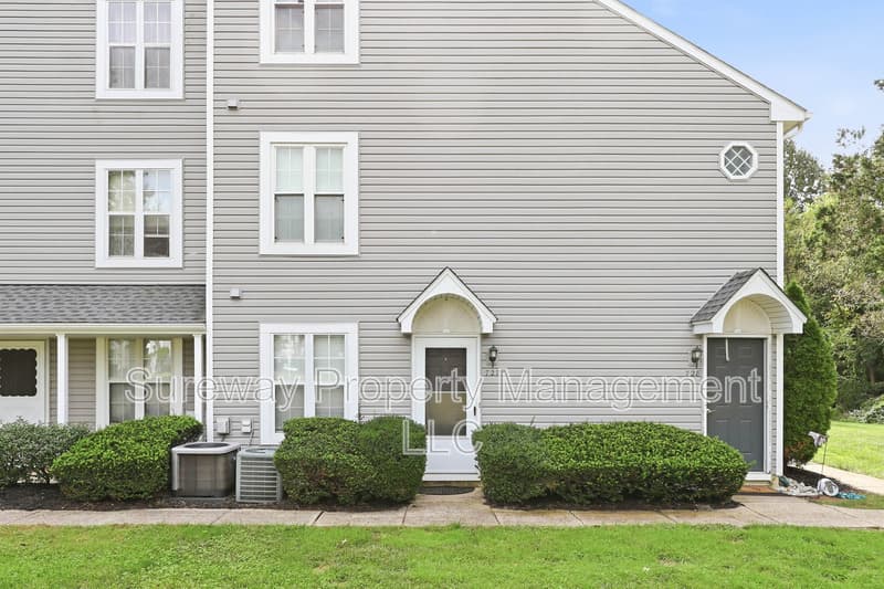 Sewell Condo: 727 Sedgewick Ct