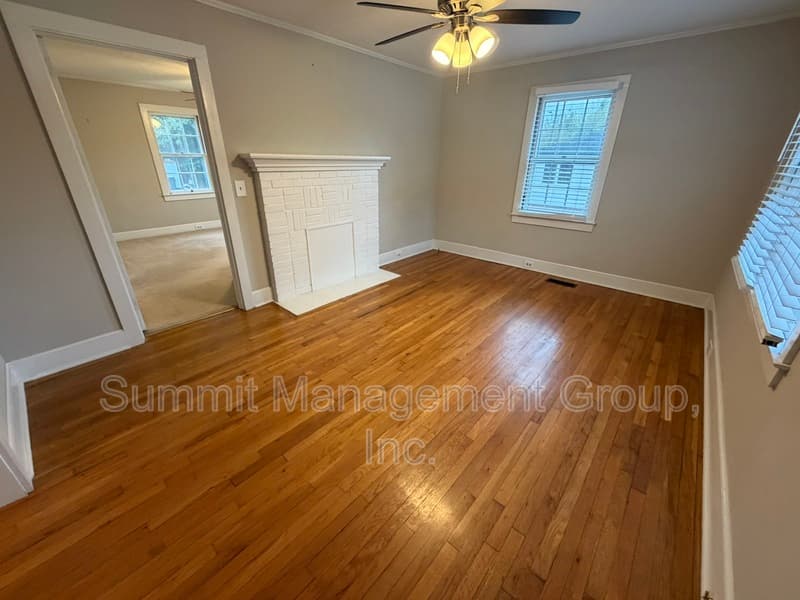 Covington House: 5118 Newton Drive NE