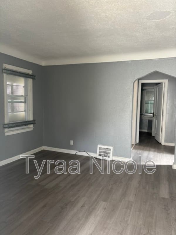 Detroit House: 19958 Harned Street