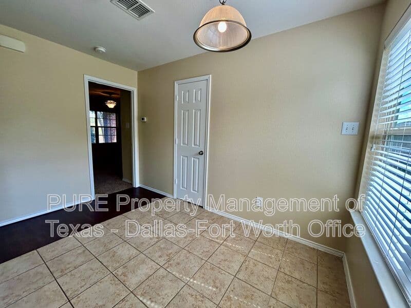 Haslet House: 809 San Miguel Trl