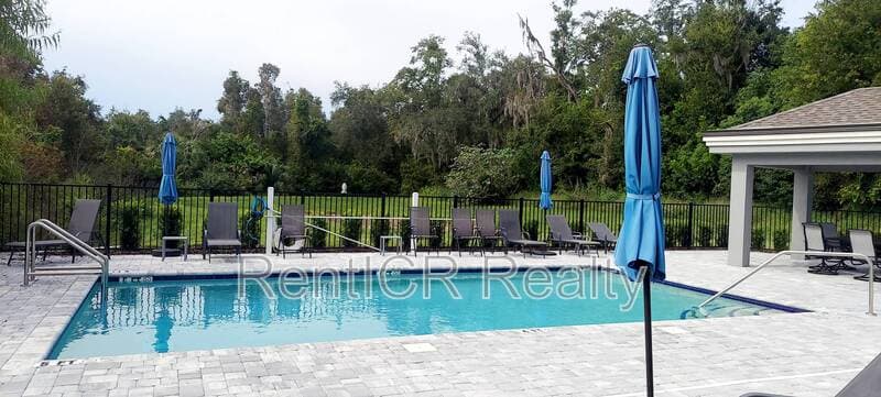 Lutz House: 353 Villa Corte Drive