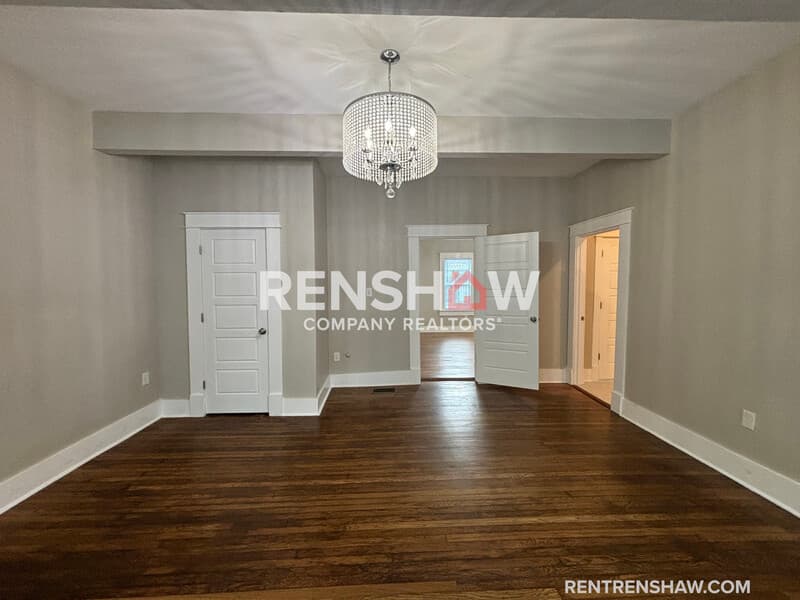 Memphis House: 59 N Willett St