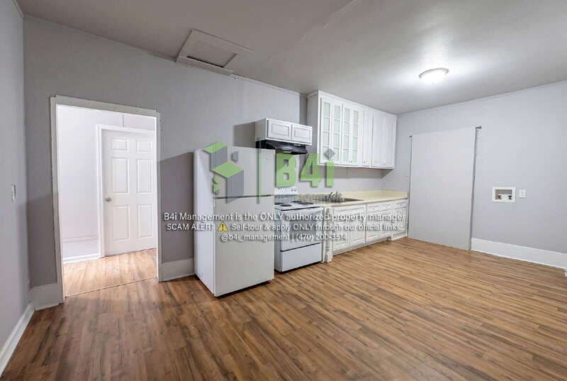 Milledgeville House: 1645 Vinson Hwy