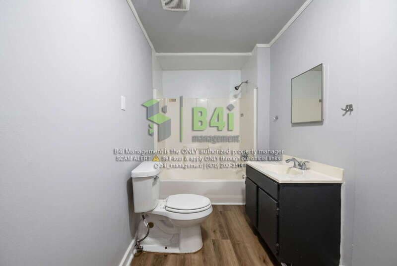 Milledgeville House: 1645 Vinson Hwy