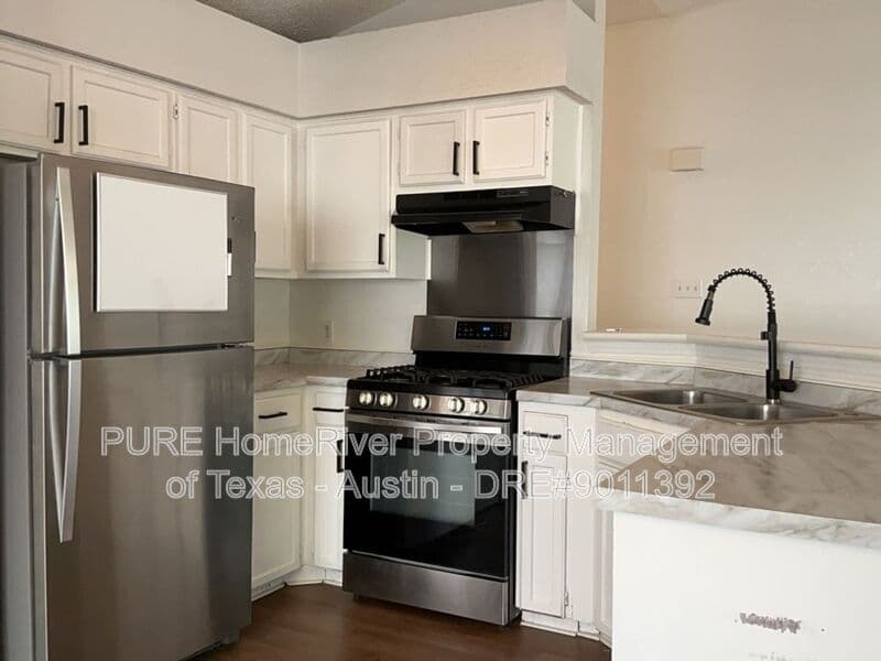 Cedar Park House: 3002 Cottonweed Trl