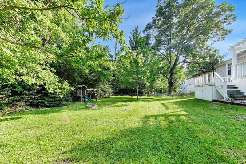 Indianapolis House: 9518 Bent Brook Drive