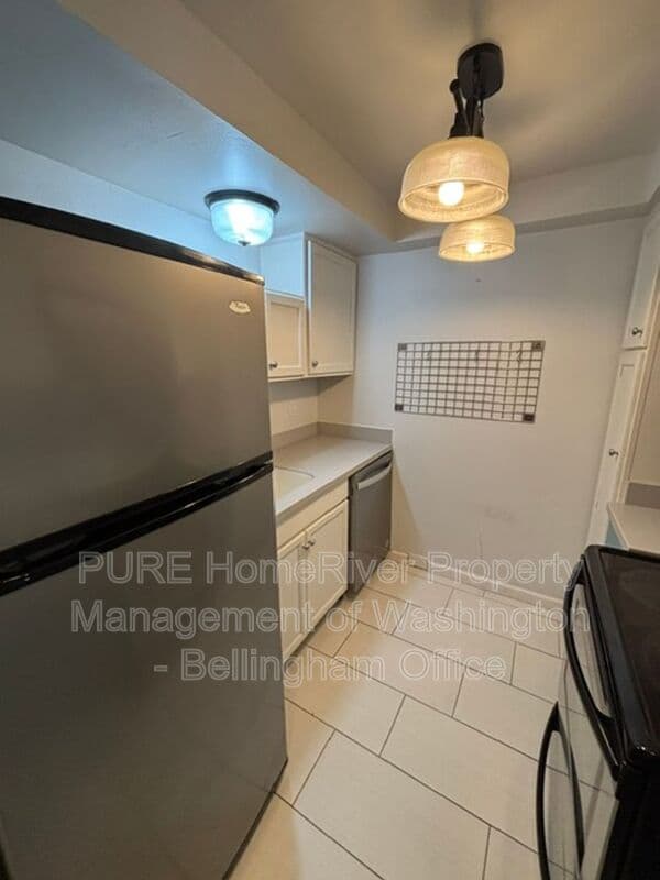 Bellingham House: 2 Marigold Dr