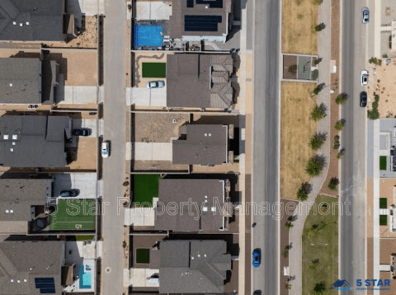 El Paso House: 2233 Mike Price Dr