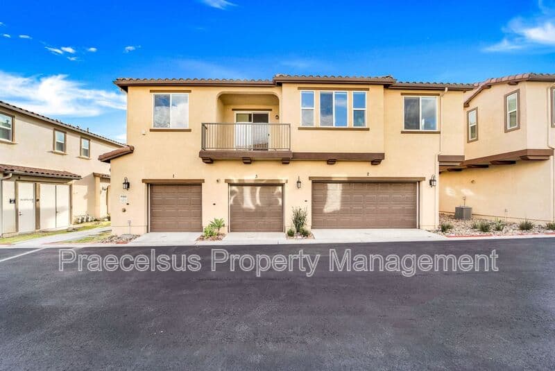 Chula Vista Townhome: 1710 Signature Pl