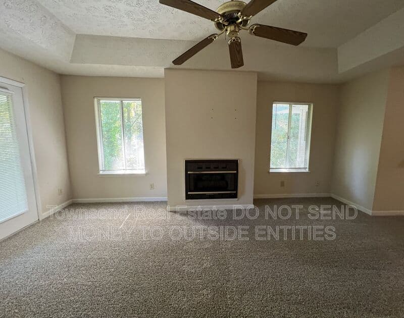 Fayetteville House: 3355 Galleria Drive