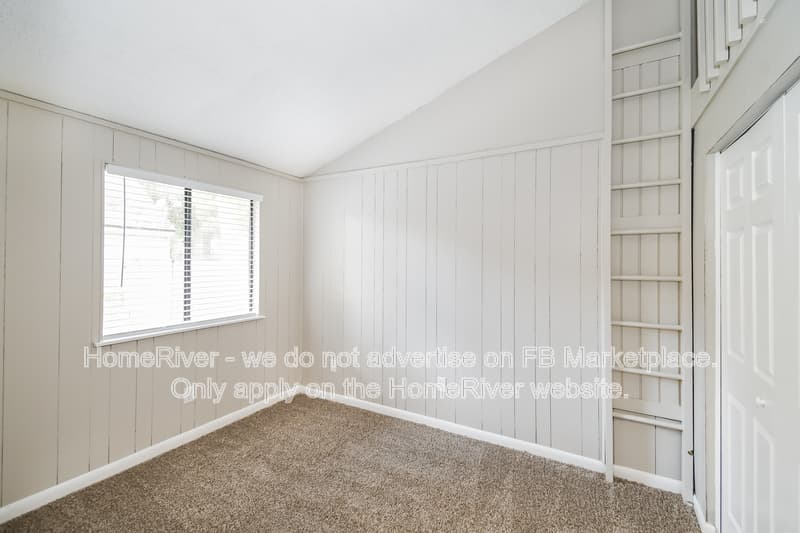 Jacksonville House: 3479 Docksider Dr S