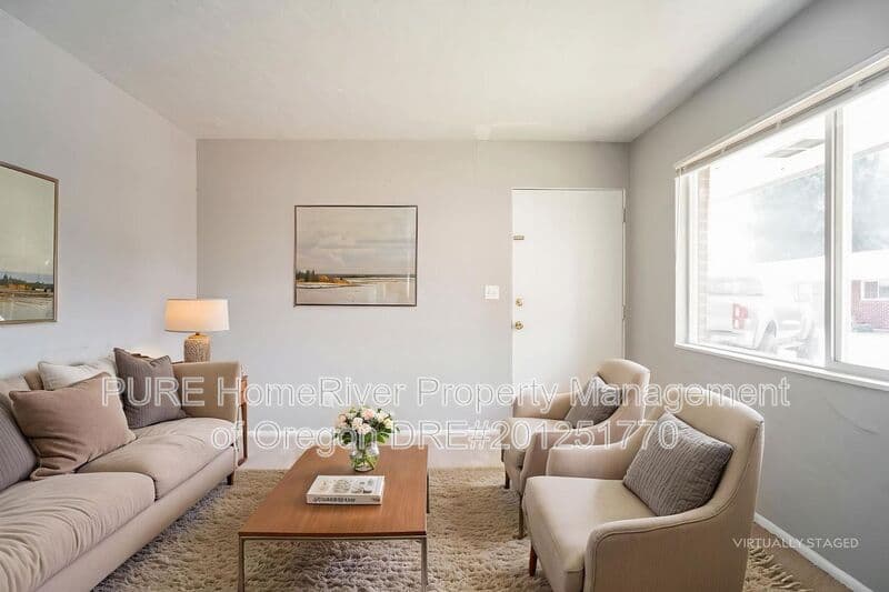 Hillsboro House: 1049 SE Walnut St.