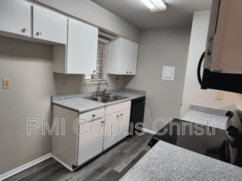 Corpus Christi Condo: 6132 Hidden Cv