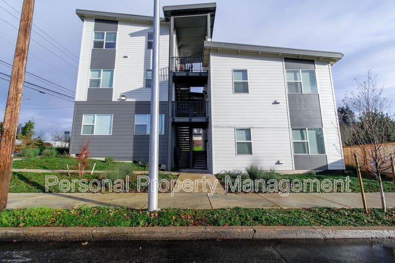 Vancouver Condo: 1111 W Fourth Plain Blvd