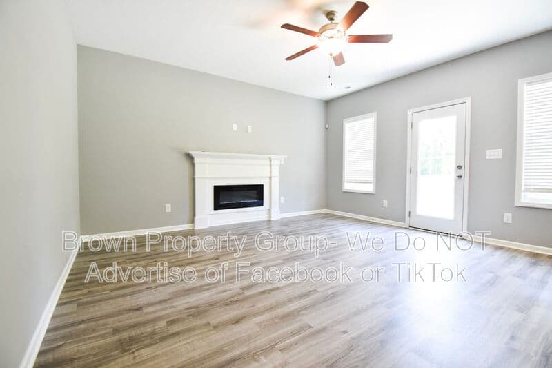 Raeford House: 240 Fieldbrook St