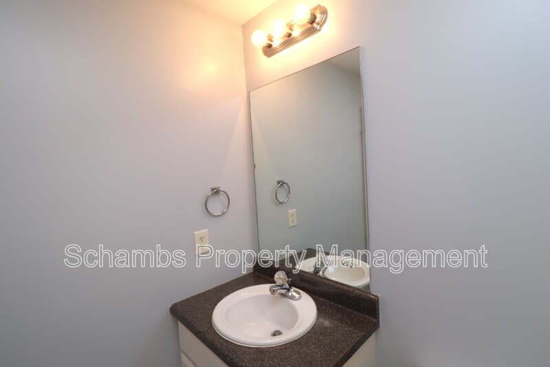 Clayton House: 410 Whitehall Ct