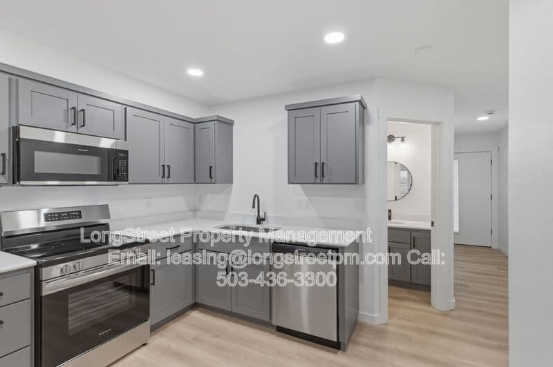 Philomath Townhome: 826 S 19th St