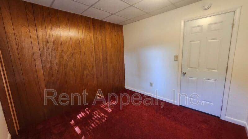 Lawrenceville House: 2023 Poplar Rdg