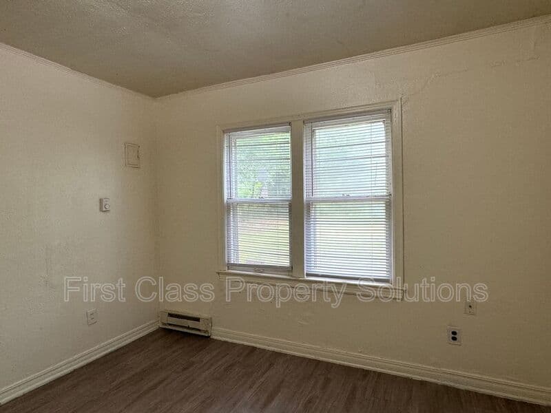 Oklahoma City House: 1904 NE 25th St