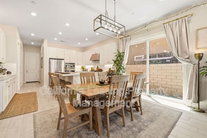 Valencia House: 27233 Red Willow Court