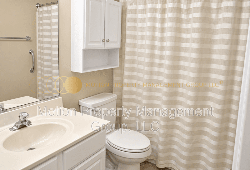 Kennesaw House: 1635 Donovans Rdg NW