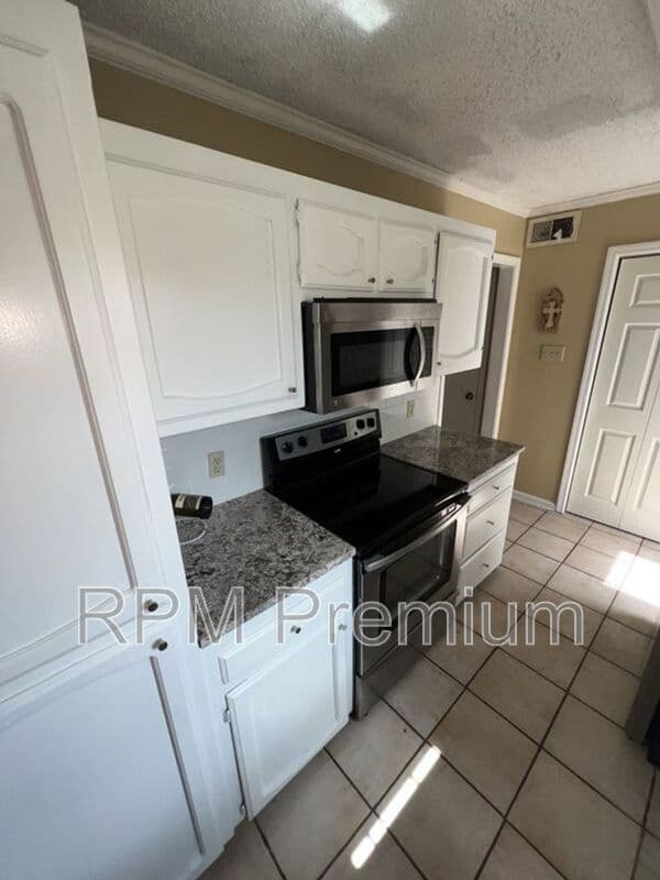Baton Rouge Condo: 10062 Jefferson Hwy