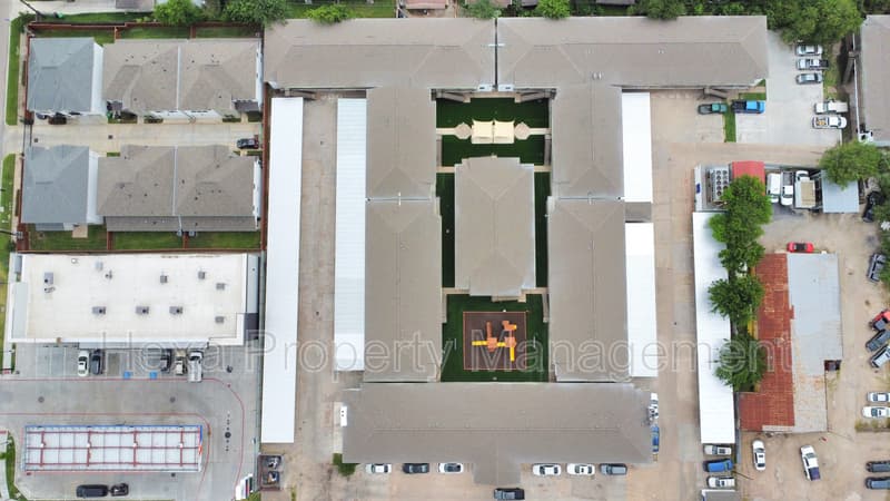 Houston Condo: 11211 S Post Oak Rd