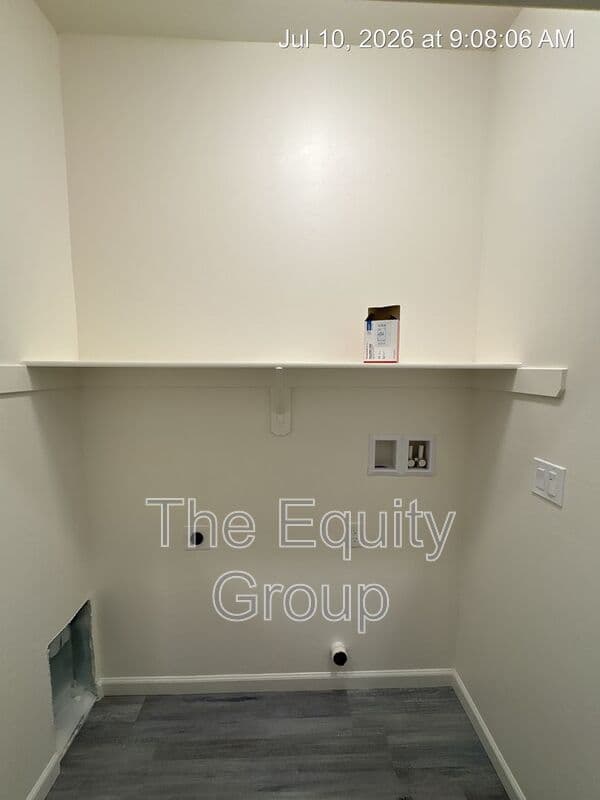Visalia Condo: 725 S Pinkham
