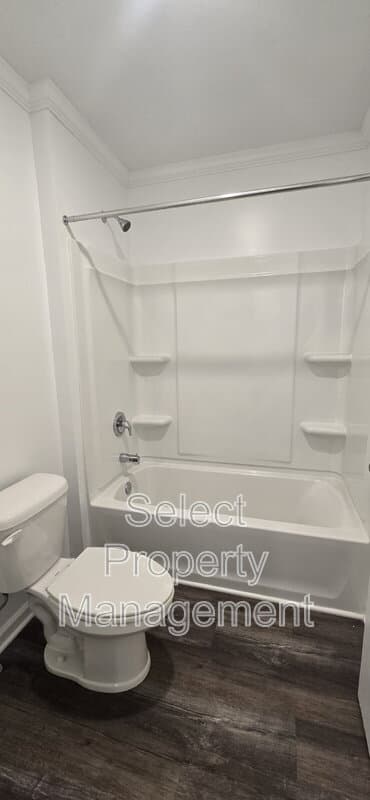 Fort Wayne House: 1396 Livingston Lakes Way